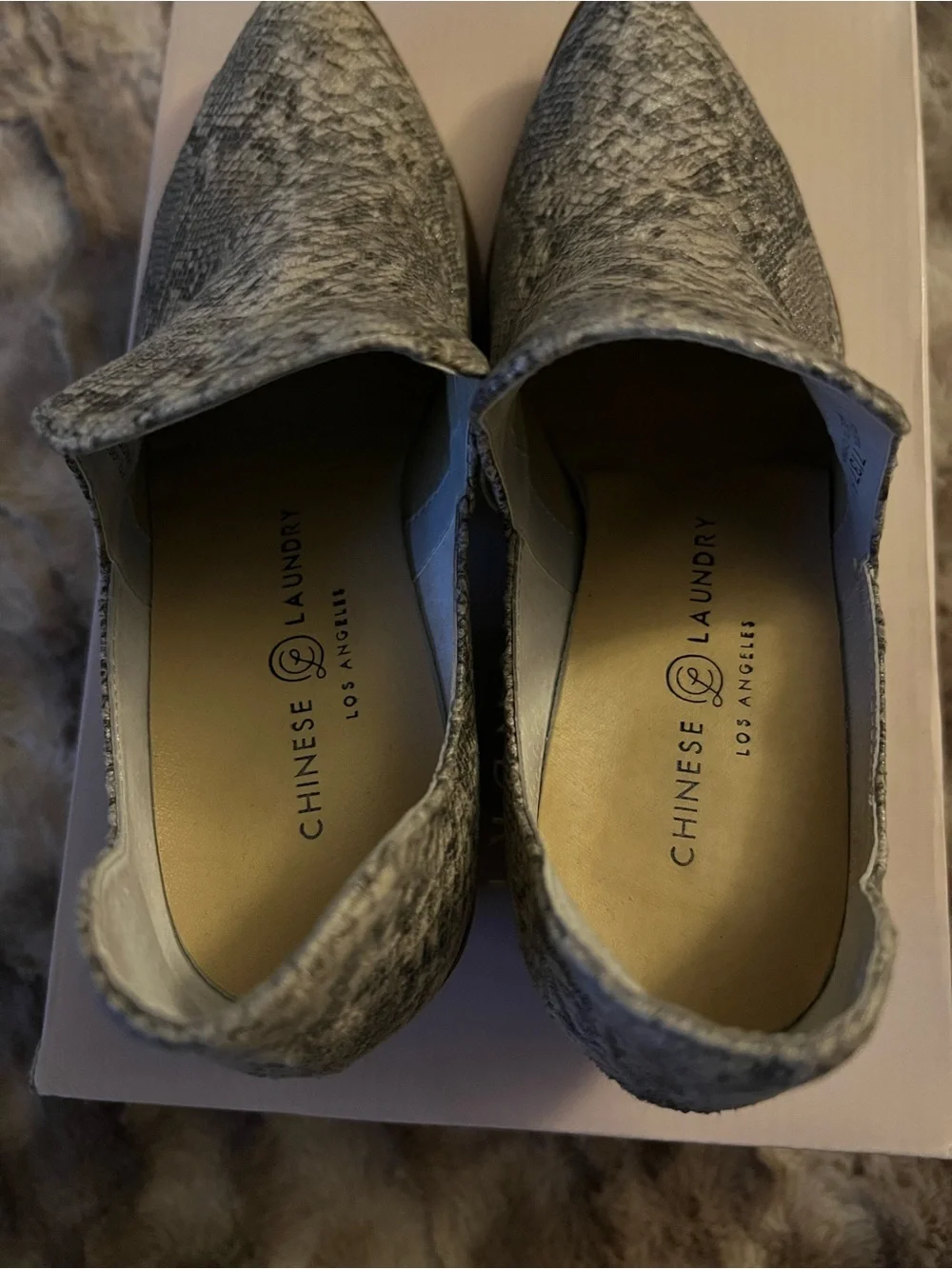 Chinese Laundry Gray/White Snake Print Pointed Toe Slip-On Block Heel Pumps US 7
